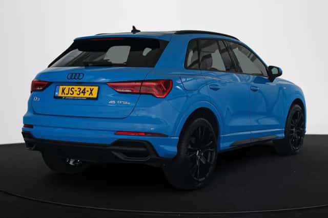 Audi Q3 (2023) thumbnail 3