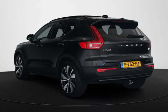 Volvo XC40 (2022) thumbnail 4