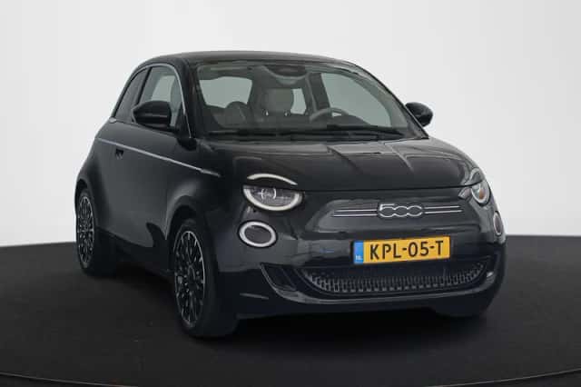 Fiat 500e (2024) thumbnail 2