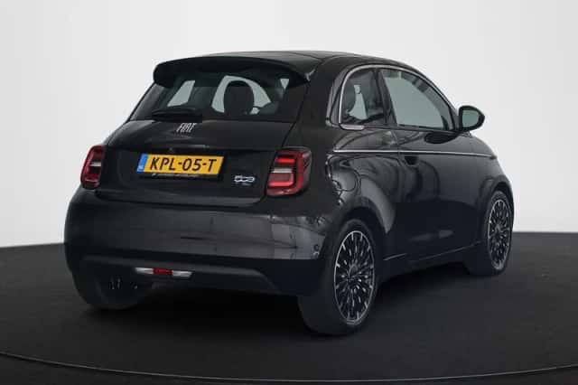 Fiat 500e (2024) thumbnail 3