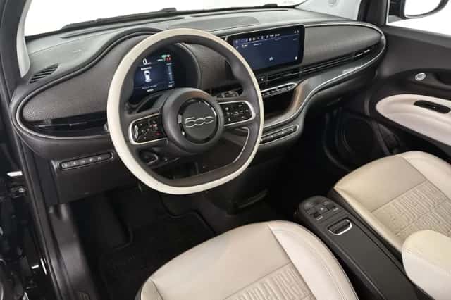 Fiat 500e (2024) thumbnail 5