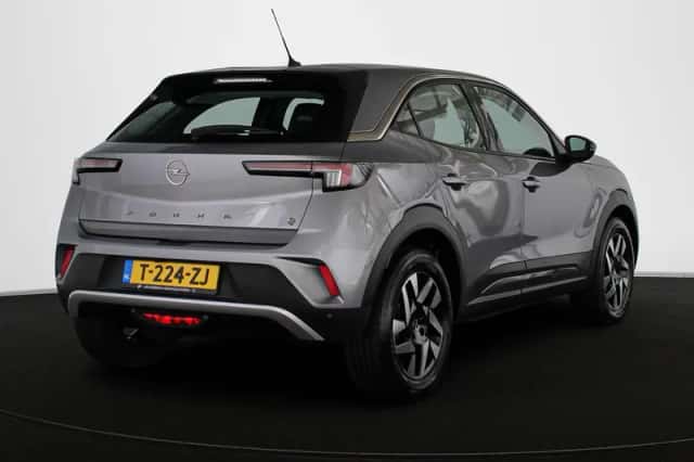 Opel Mokka-e (2023) thumbnail 3