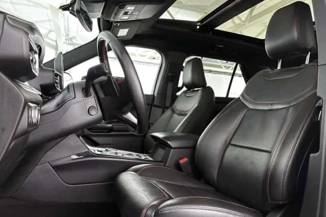 Ford Explorer (2021) thumbnail 5