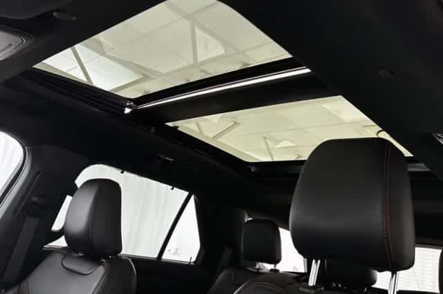 Ford Explorer (2021) thumbnail 6