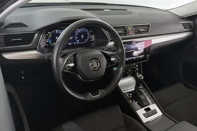 Škoda Superb (2021) thumbnail 5