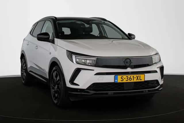 Opel Grandland (2023) thumbnail 2