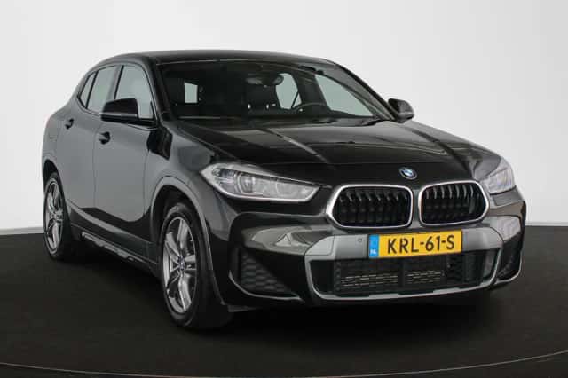 BMW X2 (2021) thumbnail 2