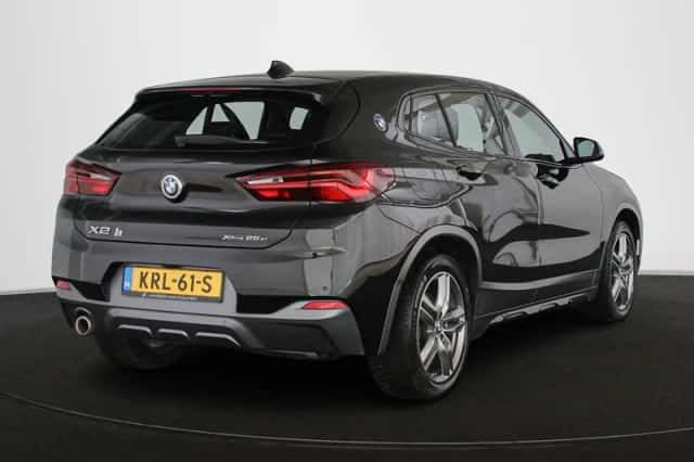 BMW X2 (2021) thumbnail 3