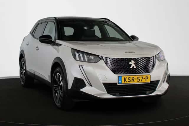 Peugeot e-2008 (2023) thumbnail 2
