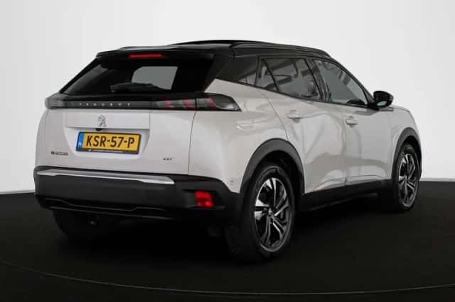 Peugeot e-2008 (2023) thumbnail 3