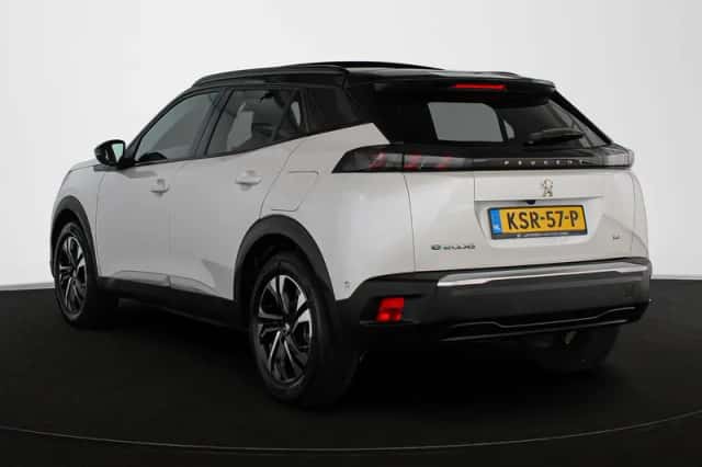 Peugeot e-2008 (2023) thumbnail 4
