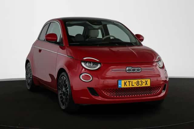 Fiat 500 (2024) thumbnail 2