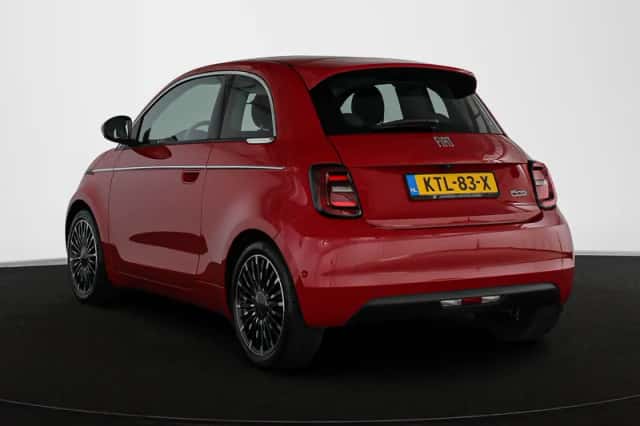Fiat 500 (2024) thumbnail 4