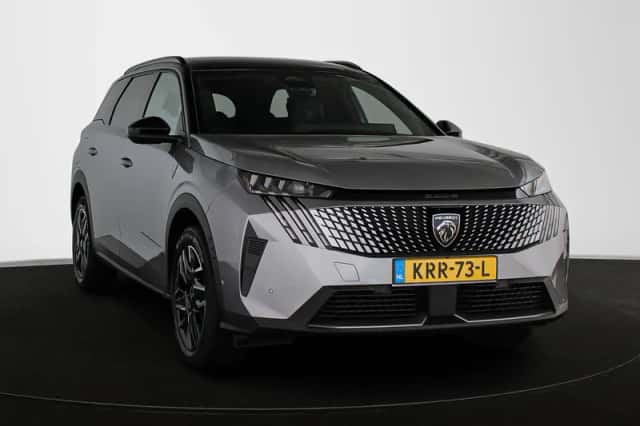 Peugeot 5008 (2025) thumbnail 2