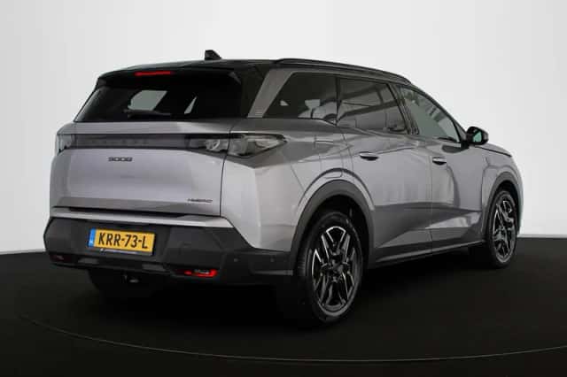Peugeot 5008 (2025) thumbnail 3