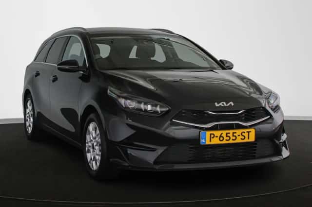 Kia Ceed (2022) thumbnail 2