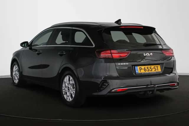 Kia Ceed (2022) thumbnail 4