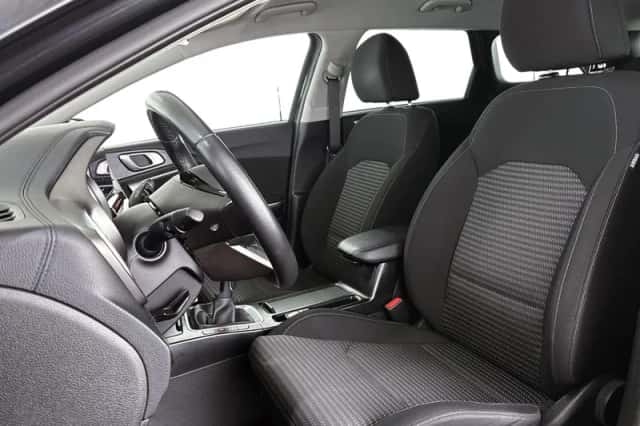 Kia Ceed (2022) thumbnail 6