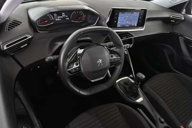 Peugeot 2008 (2021) thumbnail 5