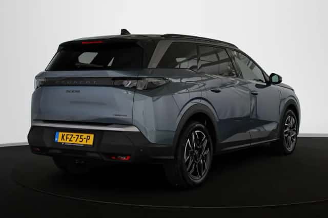 Peugeot 5008 (2024) thumbnail 3
