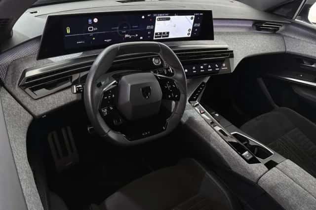 Peugeot 5008 (2024) thumbnail 5