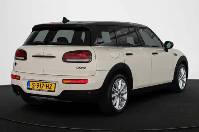 MINI Clubman (2023) thumbnail 3