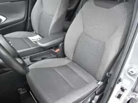 Toyota Yaris Cross (2022) thumbnail 4