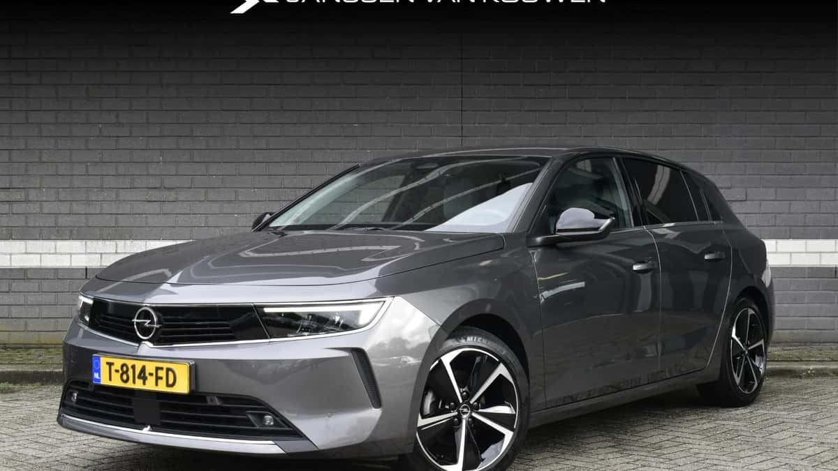 Opel Astra (2023) — foto 1