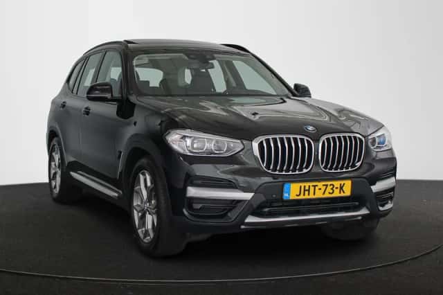 BMW X3 (2021) thumbnail 2
