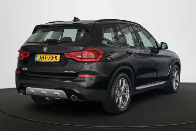 BMW X3 (2021) thumbnail 3