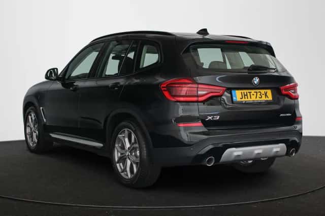 BMW X3 (2021) thumbnail 4