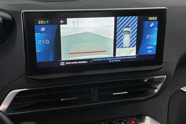 Peugeot 3008 (2021) thumbnail 16