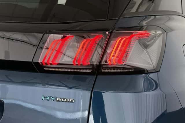Peugeot 3008 (2021) thumbnail 21