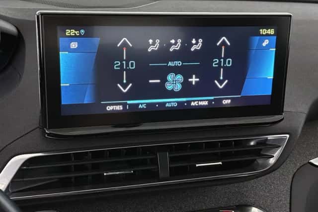 Peugeot 3008 (2021) thumbnail 23