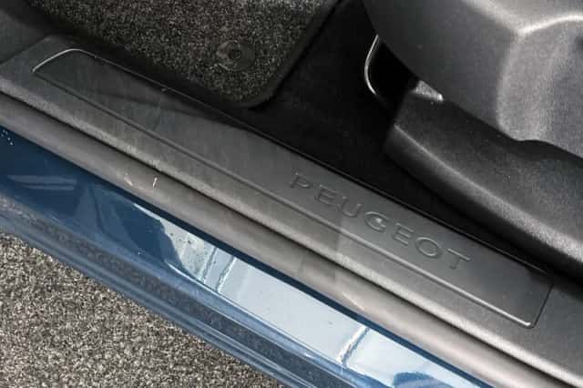 Peugeot 3008 (2021) thumbnail 24