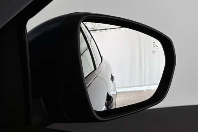 Peugeot 3008 (2021) thumbnail 25