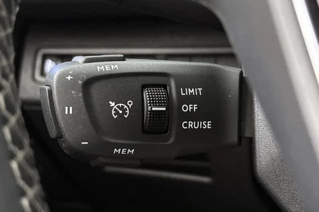 Peugeot 3008 (2021) thumbnail 29