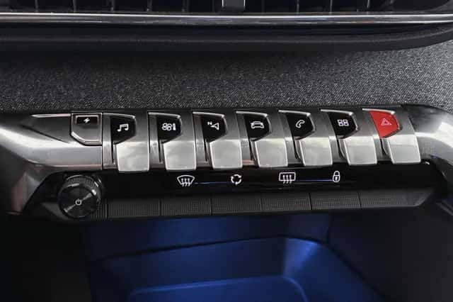 Peugeot 3008 (2021) thumbnail 36