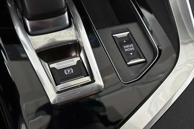 Peugeot 3008 (2021) thumbnail 41