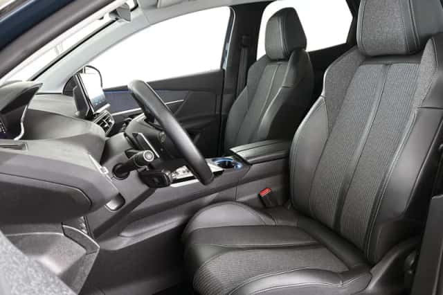 Peugeot 3008 (2021) thumbnail 6