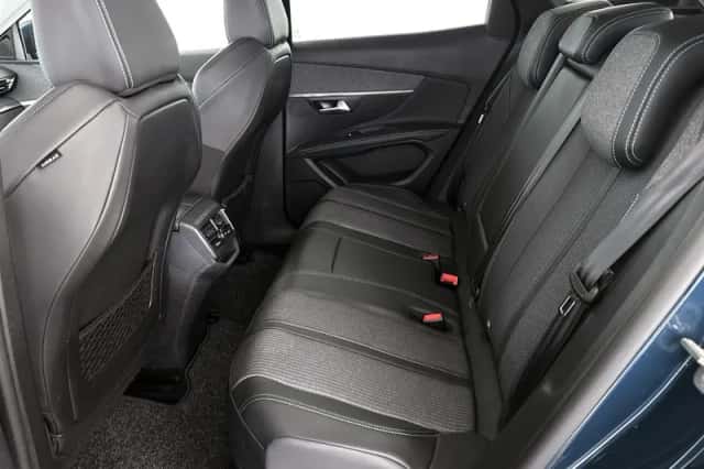 Peugeot 3008 (2021) thumbnail 8