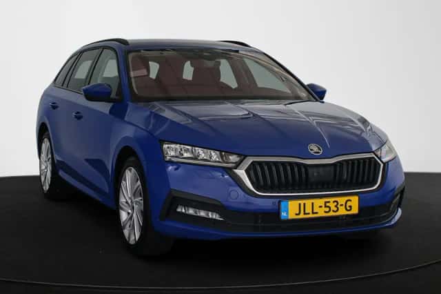 Škoda Octavia (2022) thumbnail 2