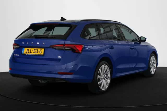 Škoda Octavia (2022) thumbnail 3