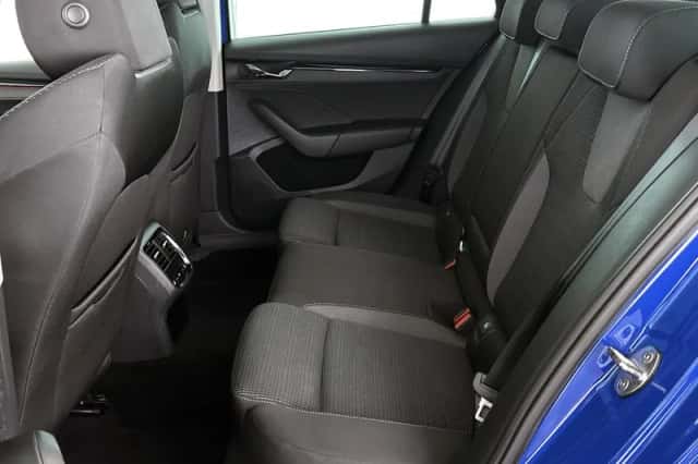 Škoda Octavia (2022) thumbnail 8