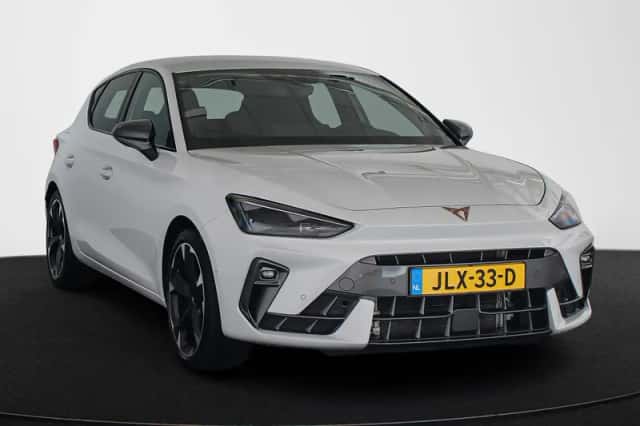 CUPRA Leon (2025) thumbnail 2