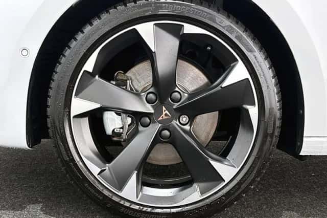 CUPRA Leon (2025) thumbnail 23