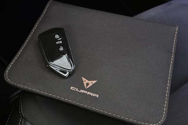 CUPRA Leon (2025) thumbnail 30