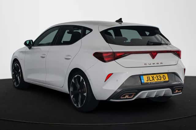 CUPRA Leon (2025) thumbnail 4