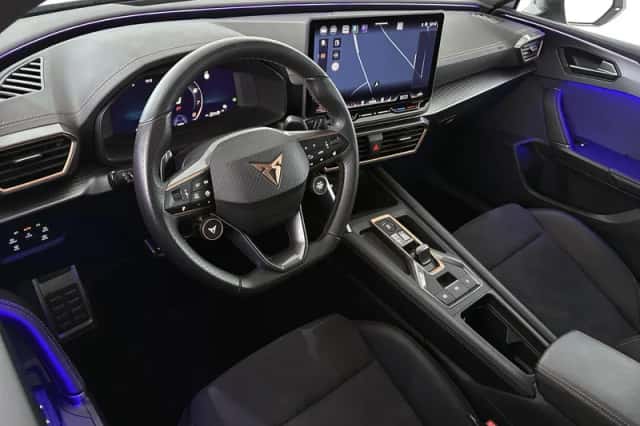 CUPRA Leon (2025) thumbnail 5