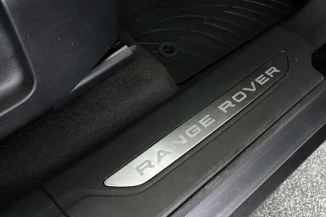 Land Rover Range Rover Velar (2019) thumbnail 25